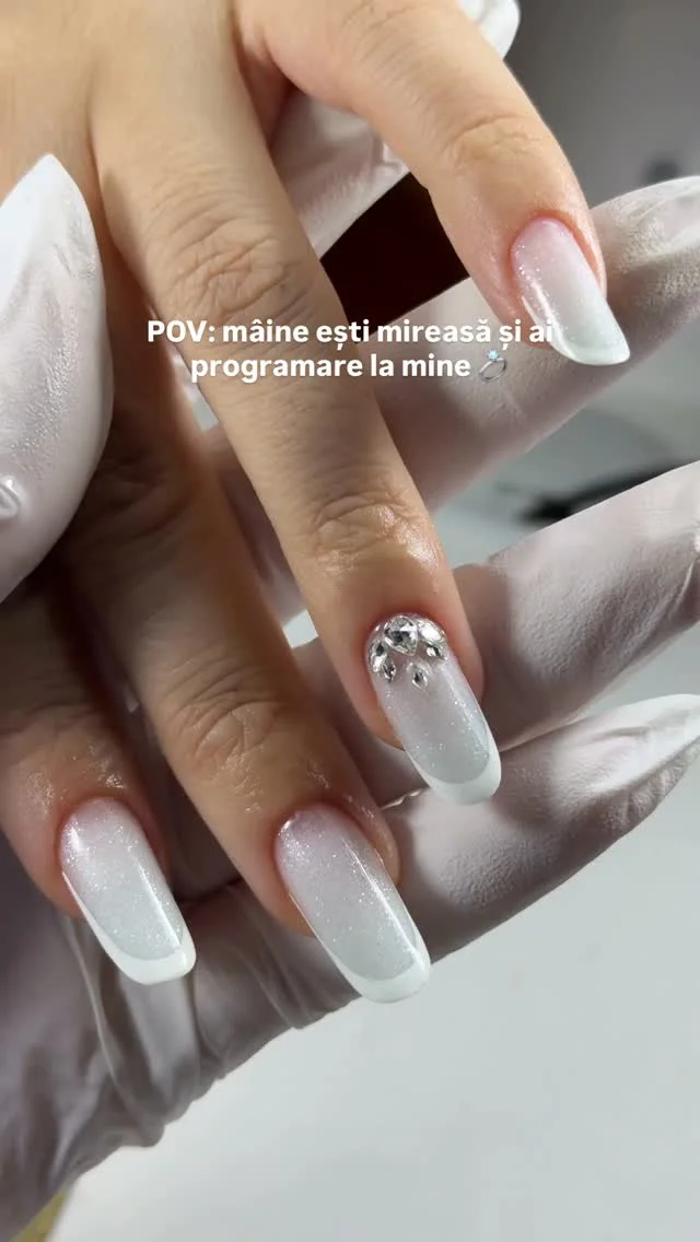Manichiură albă pentru mireasă